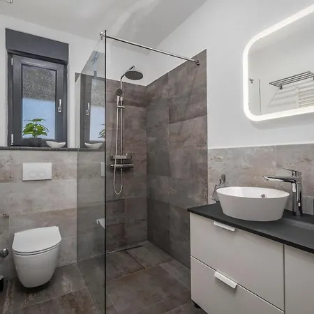 Villa Dalmatinac I Dalmatinka With Heated Pool *