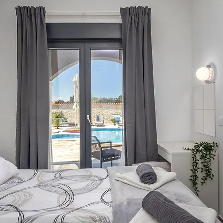 Villa Dalmatinac I Dalmatinka With Heated Pool *