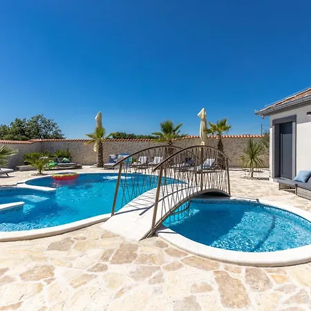 Villa Dalmatinac I Dalmatinka With Heated Pool *