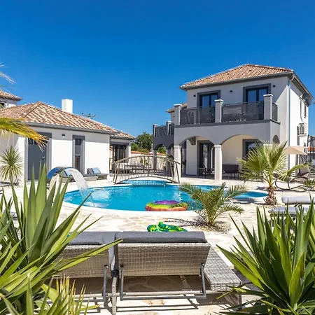 Villa Dalmatinac I Dalmatinka With Heated Pool *