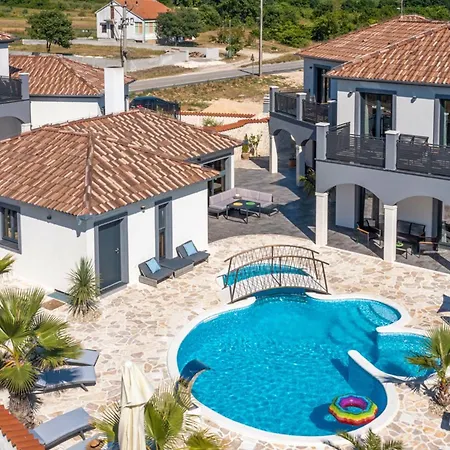 Dalmatinac I Dalmatinka With Heated Pool Villa Murvica (Policnik)
